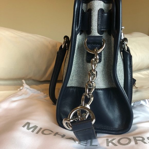 BRAND NEW Authentic Michael Kors purse w/wallet!!! - Picture 3 of 8